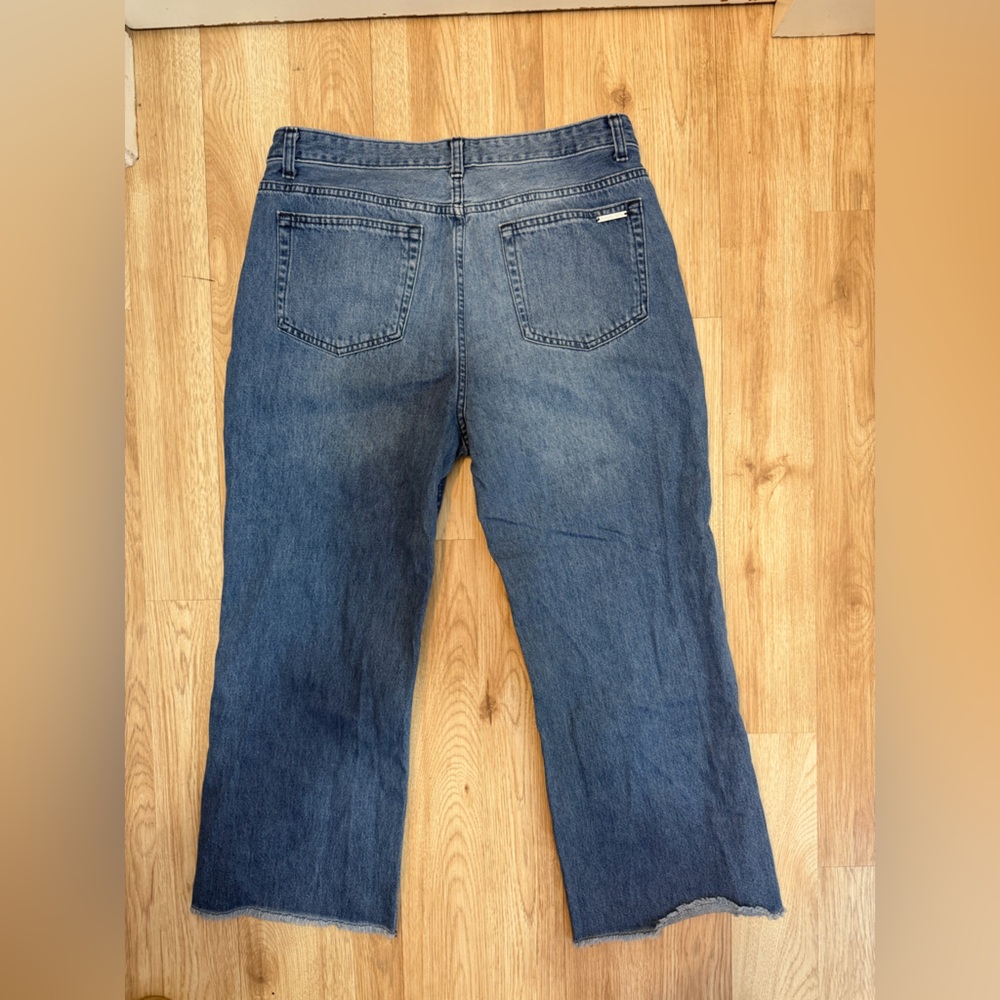 MICHAEL Michael Kors Women’s Blue Flared Frayed-Hem Cropped Jeans Size 12 - Picture 6 of 10